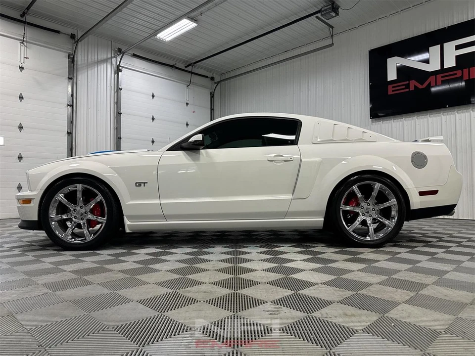 2007 Ford S197 Mustang - Image 11 of 31