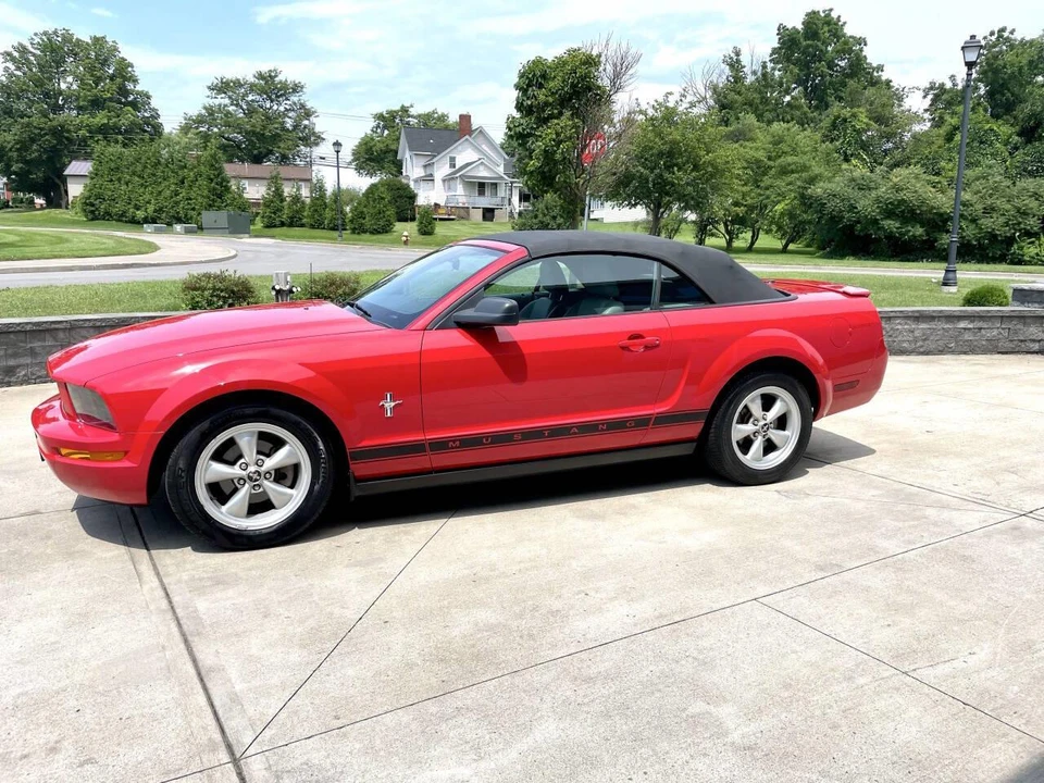 2007 Ford S197 Mustang - Image 2 of 31