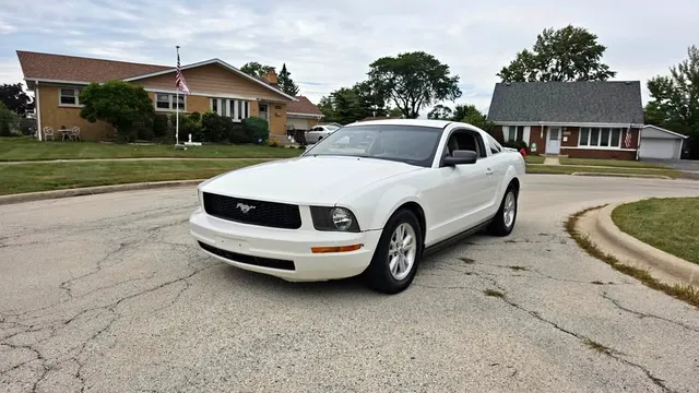 2007 Ford Mustang Deluxe V6