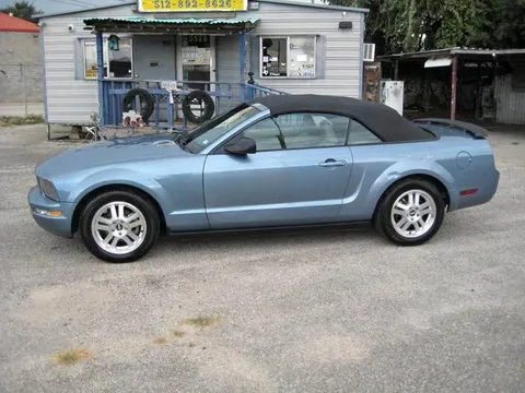 2007 Ford Mustang Deluxe Convertible 2D