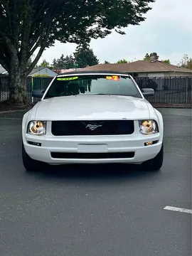 2007 Ford Mustang Deluxe Convertible 2D