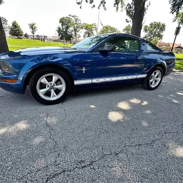 2007 Ford Mustang Deluxe Coupe 2D
