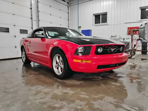 2007 Ford Mustang Deluxe Coupe 2D