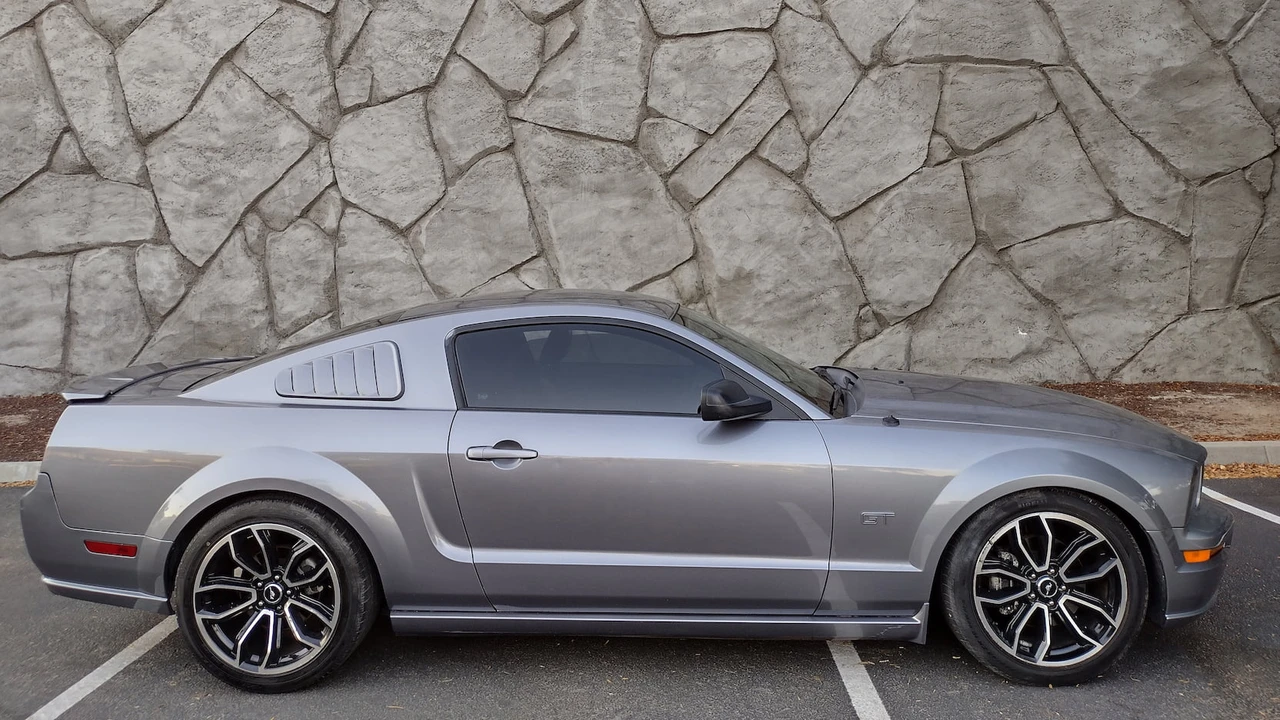 2007 Ford S197 Mustang - Image 2 of 11