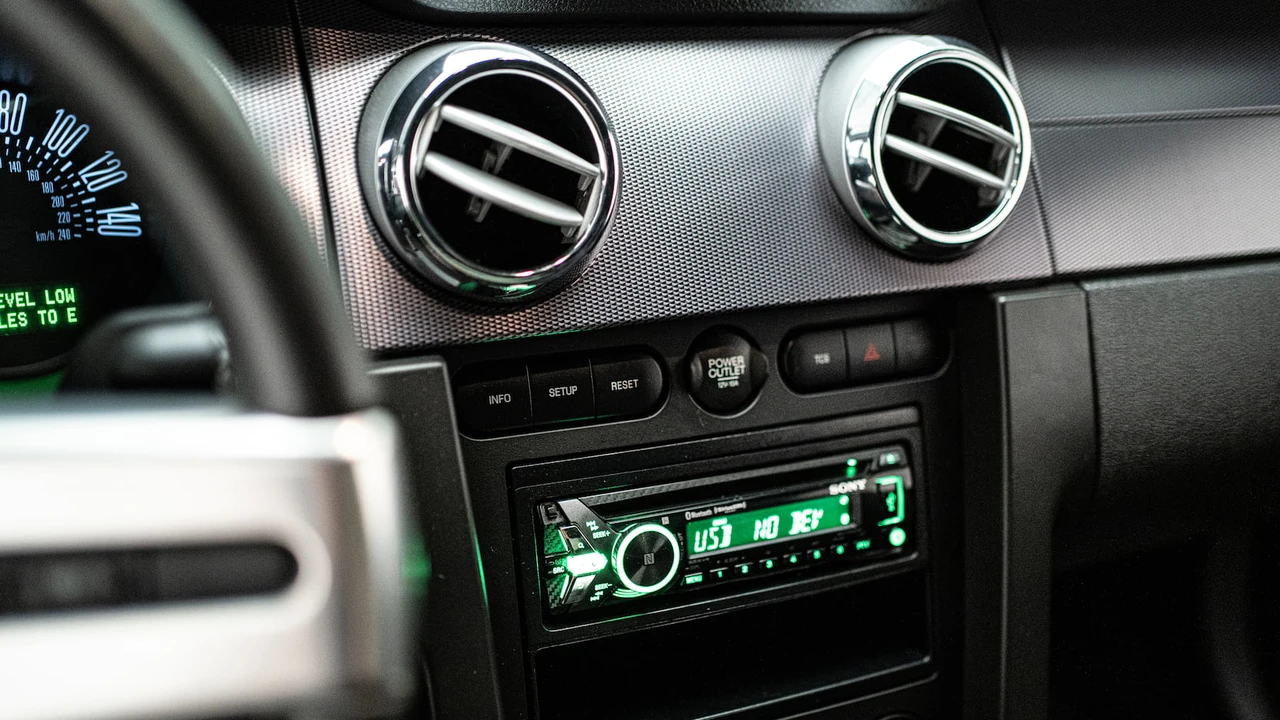 2007 Ford S197 Mustang - Image 14 of 19