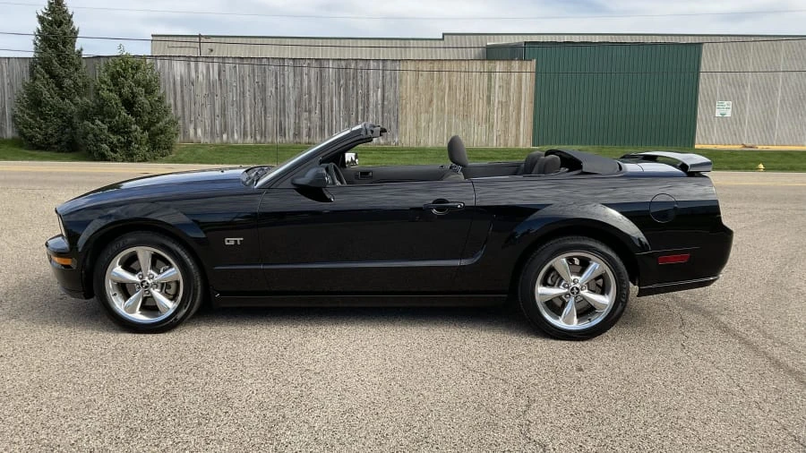 2007 Ford S197 Mustang - Image 2 of 13