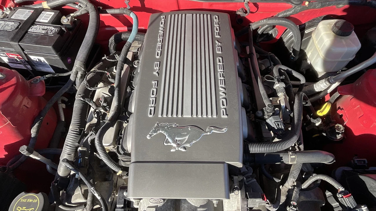 2007 Ford S197 Mustang - Image 9 of 14