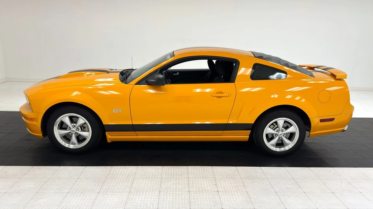 2007 Ford S197 Mustang - Image 2 of 12