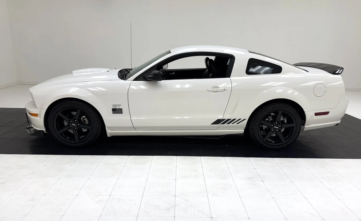 2007 Ford - Image 2 of 31