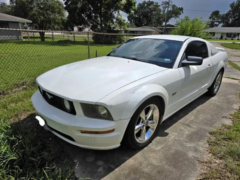 2007 Ford Mustang GT Deluxe Coupe 2D