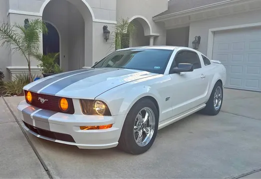 2007 Ford Mustang GT Deluxe Coupe 2D