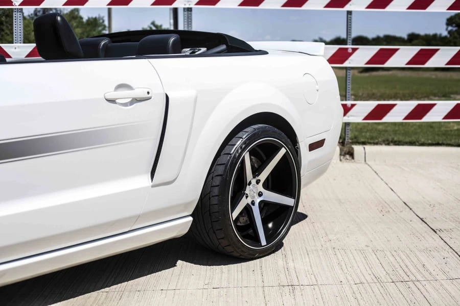 2007 Ford S197 Mustang - Image 11 of 12
