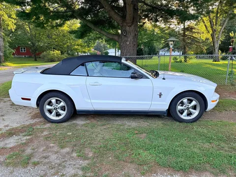2007 Ford Mustang V6 Pony Package