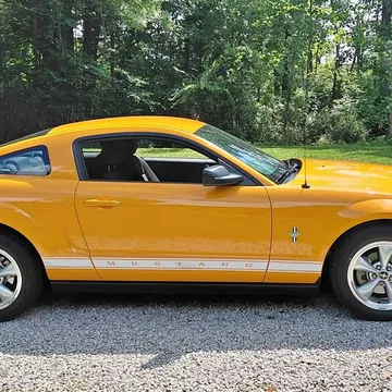 2007 Ford Mustang Premium Coupe 2D