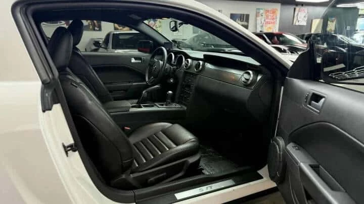 2007 Ford S197 Mustang - Image 8 of 11