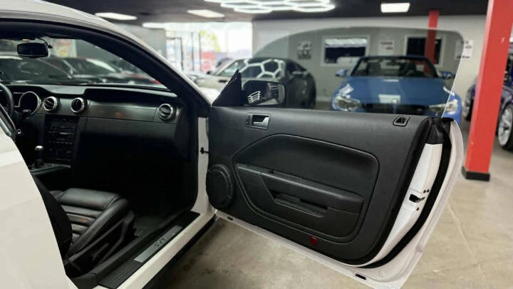 2007 Ford S197 Mustang - Image 10 of 11