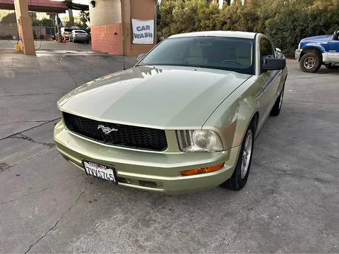 2007 Ford Mustang V6 Coupe 2D