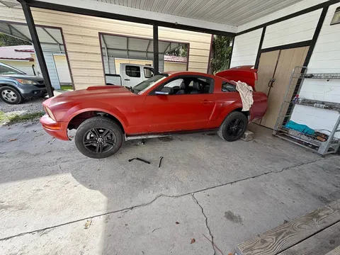 2007 Ford Mustang V6 Coupe 2D