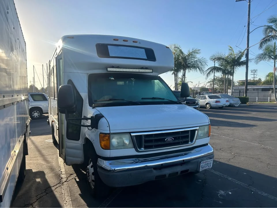 2007 Ford Econoline Van - Image 2 of 4