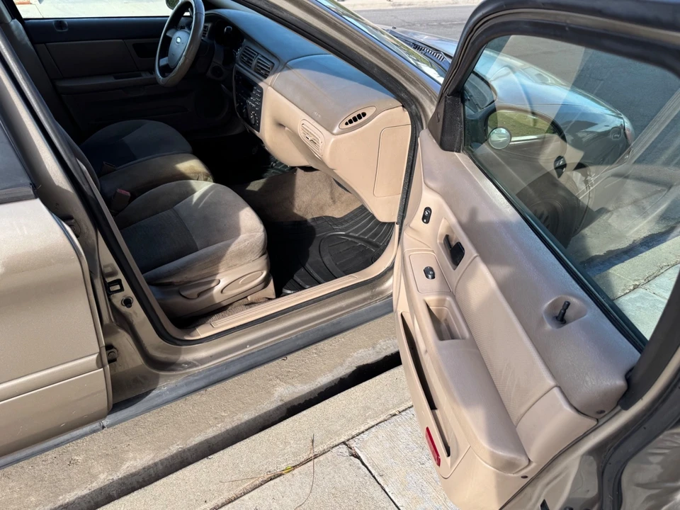 2007 Ford Taurus 4th Gen - Image 13 of 21