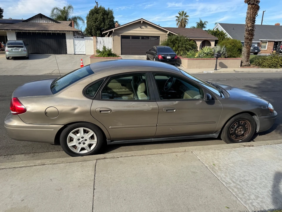 2007 Ford Taurus 4th Gen - Image 9 of 21