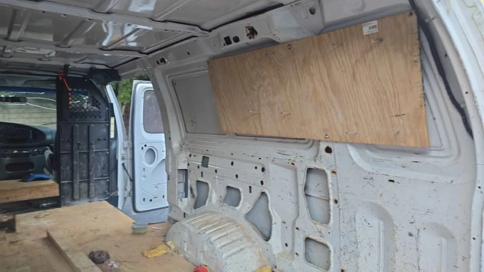 2007 Ford Econoline Van - Image 10 of 20