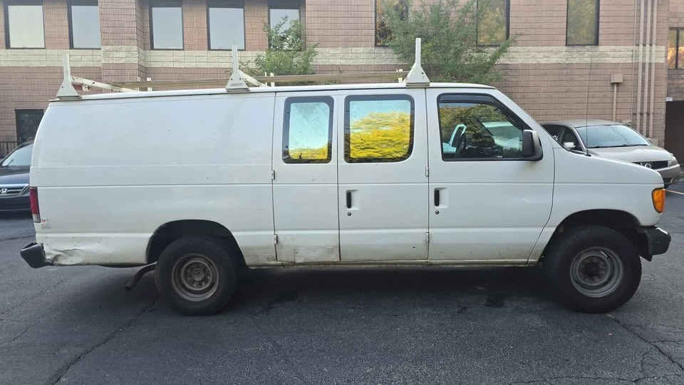 2007 Ford Econoline Van - Image 2 of 20