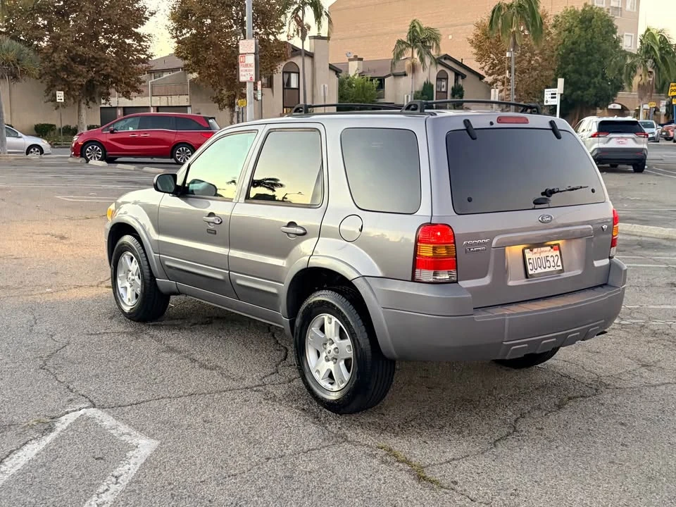 2007 Ford Escape - Image 5 of 18