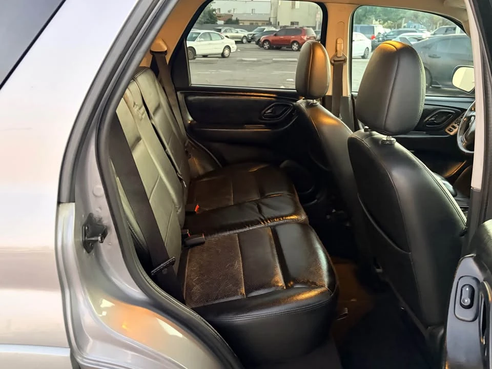 2007 Ford Escape - Image 11 of 18