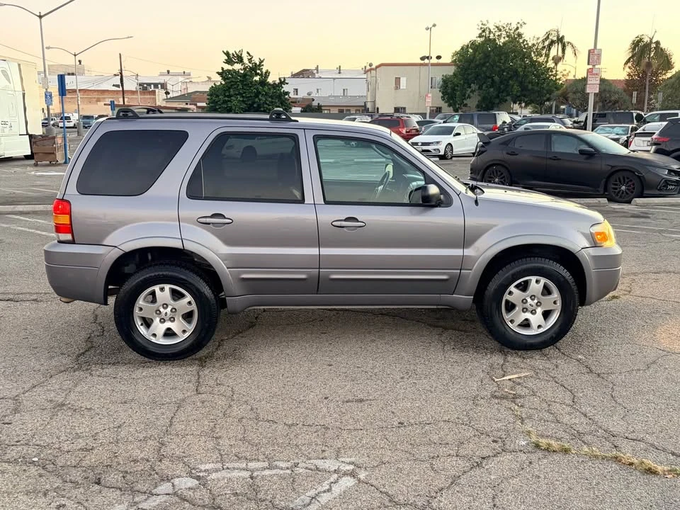 2007 Ford Escape - Image 2 of 18