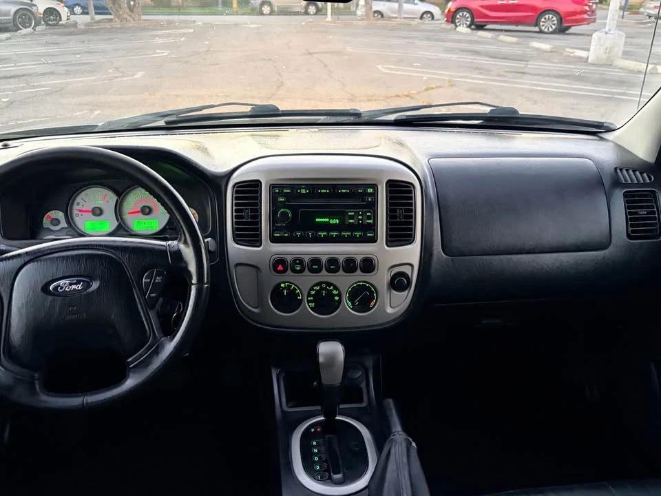 2007 Ford Escape - Image 15 of 18