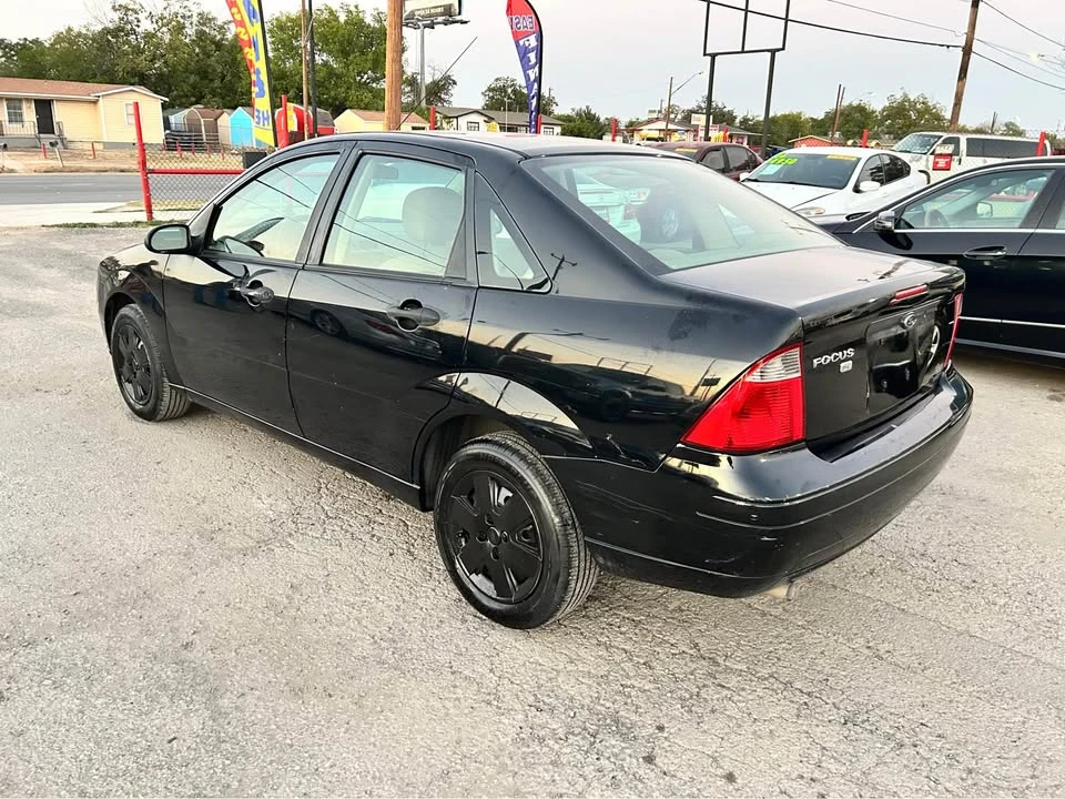 2007 Ford Focus 2nd Gen - Image 2 of 2