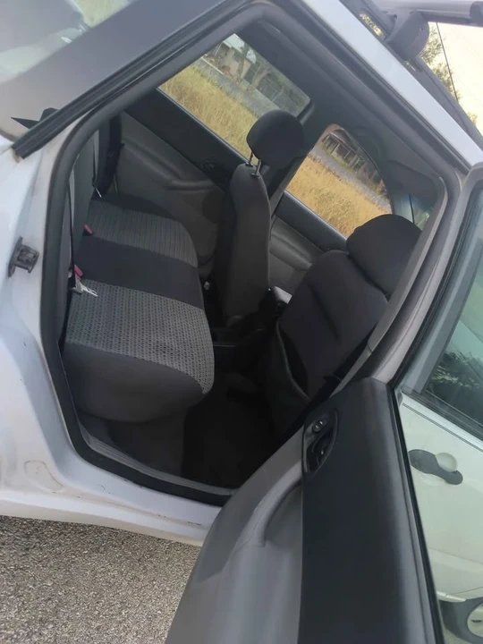 2007 Ford Focus 2nd Gen - Image 8 of 13