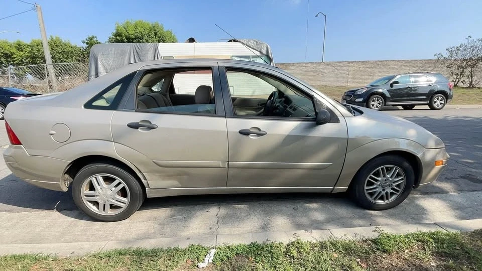 2007 Ford Focus 2nd Gen - Image 15 of 16