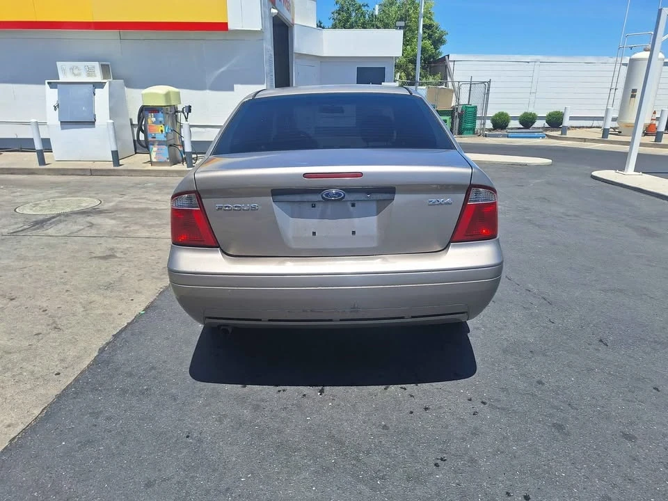 2007 Ford Focus 2nd Gen - Image 3 of 4