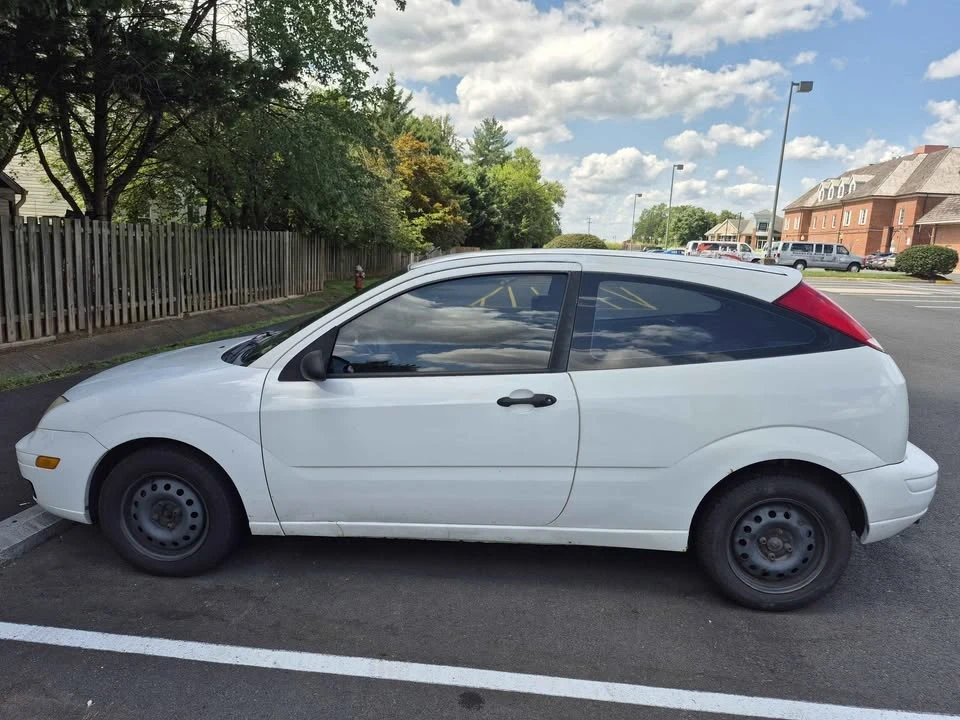 2007 Ford Focus 2nd Gen - Image 2 of 3