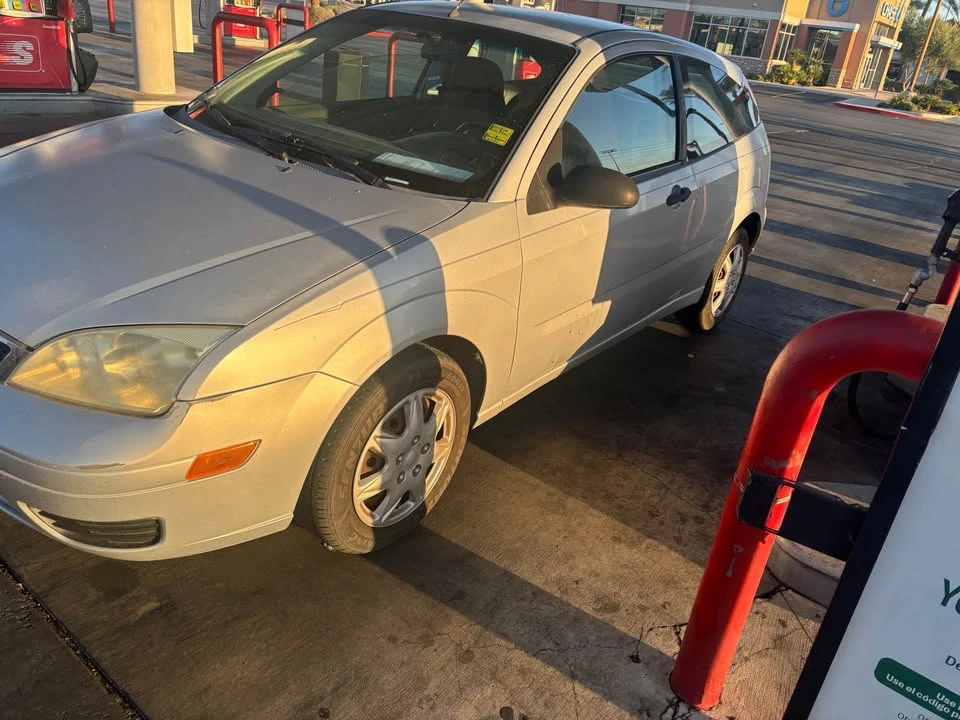 2007 Ford Focus 2nd Gen - Image 2 of 4
