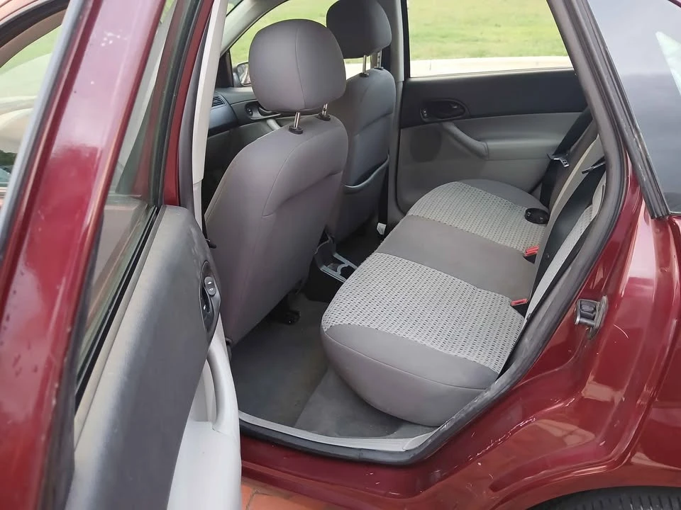 2007 Ford Focus 2nd Gen - Image 7 of 9