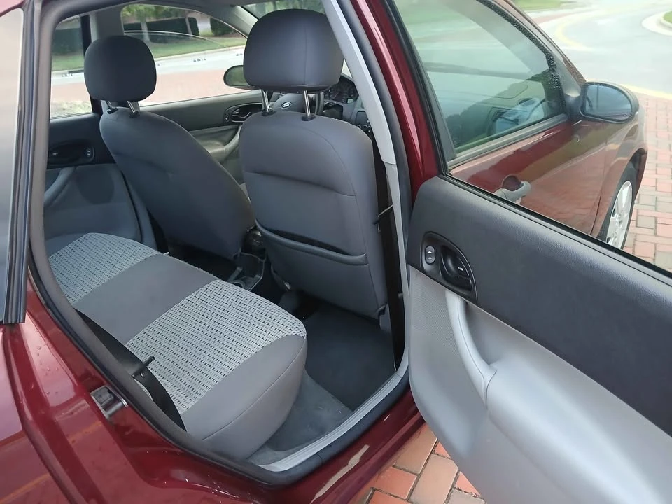 2007 Ford Focus 2nd Gen - Image 9 of 9