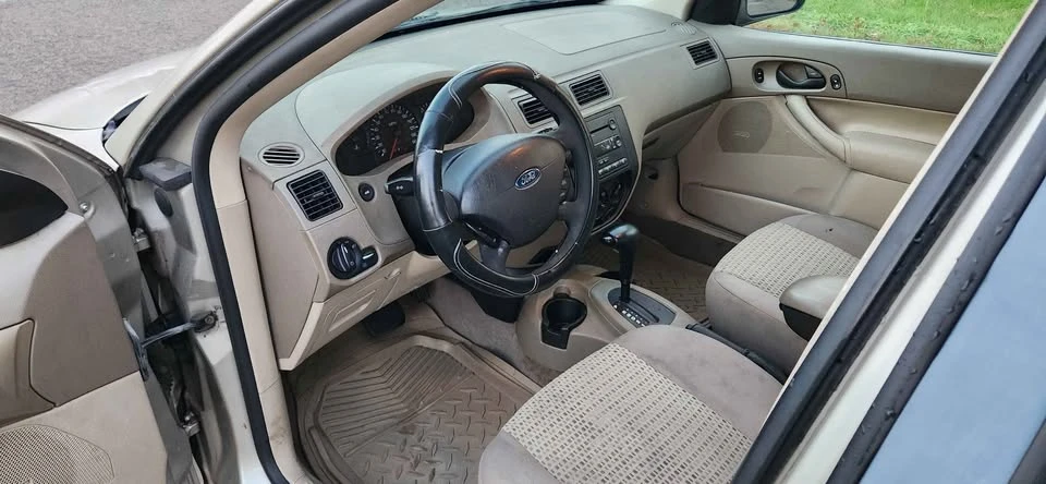 2007 Ford Focus 2nd Gen - Image 9 of 13