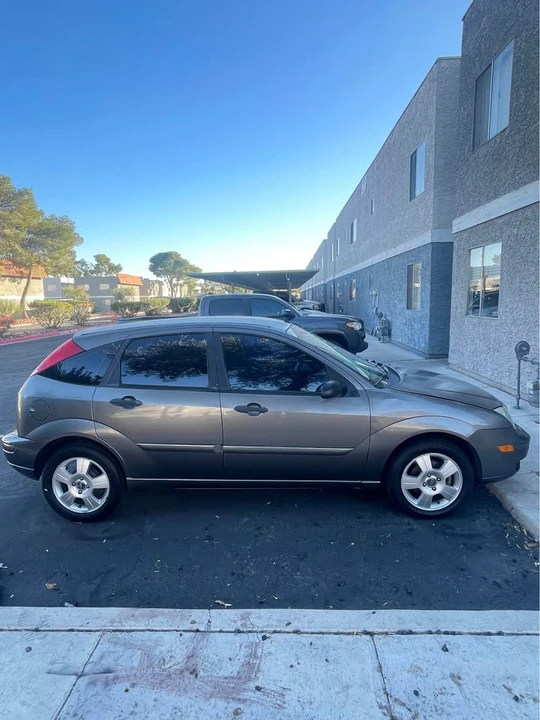 2007 Ford Focus 1st Gen - Image 2 of 10