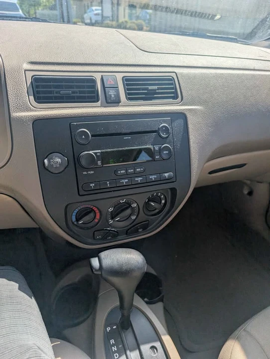 2007 Ford Focus 1st Gen - Image 9 of 12