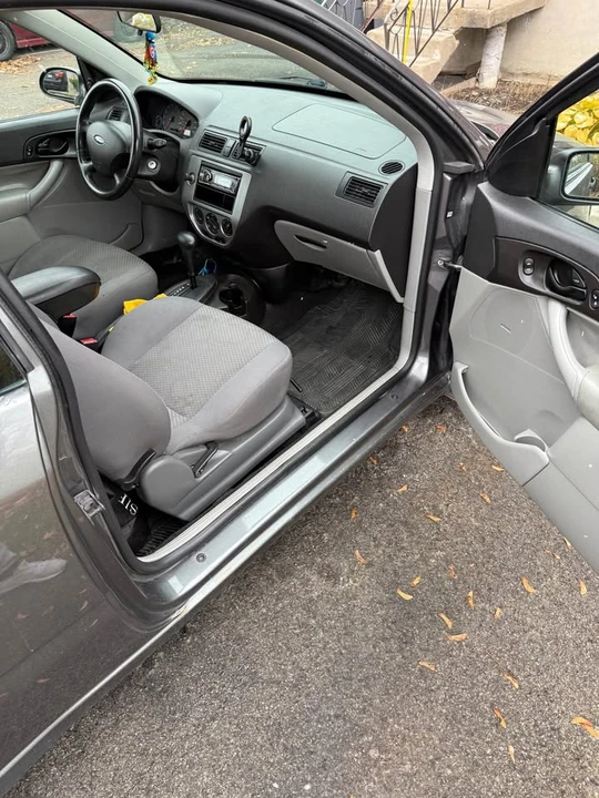 2007 Ford Focus 2nd Gen - Image 8 of 12