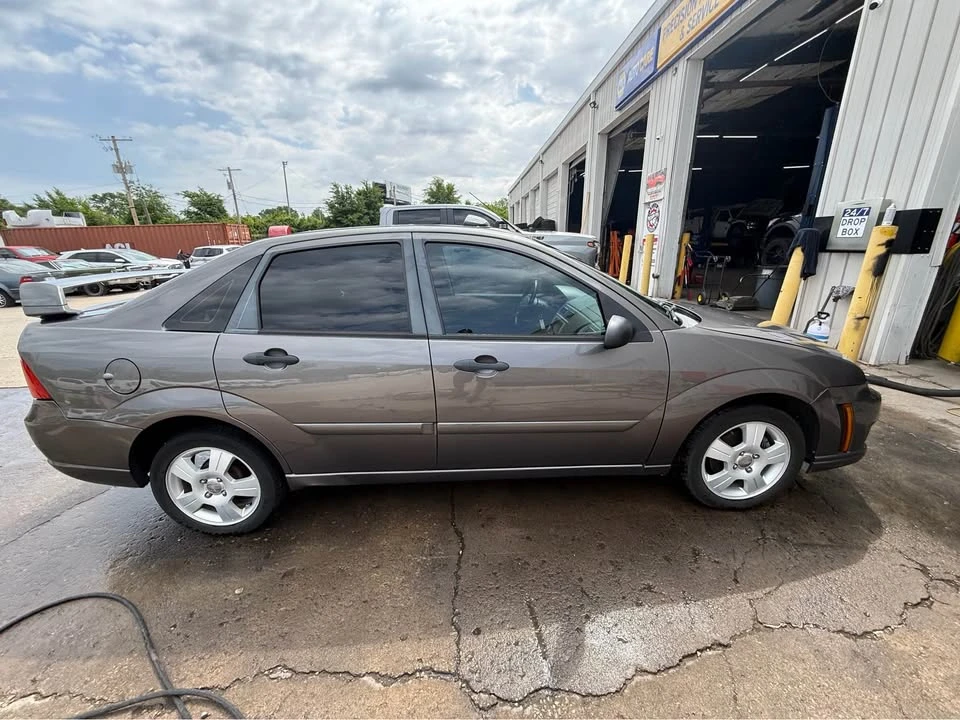 2007 Ford Focus 2nd Gen - Image 3 of 13