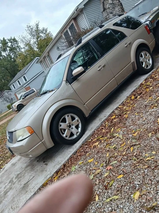 2007 Ford Freestyle - Image 2 of 17