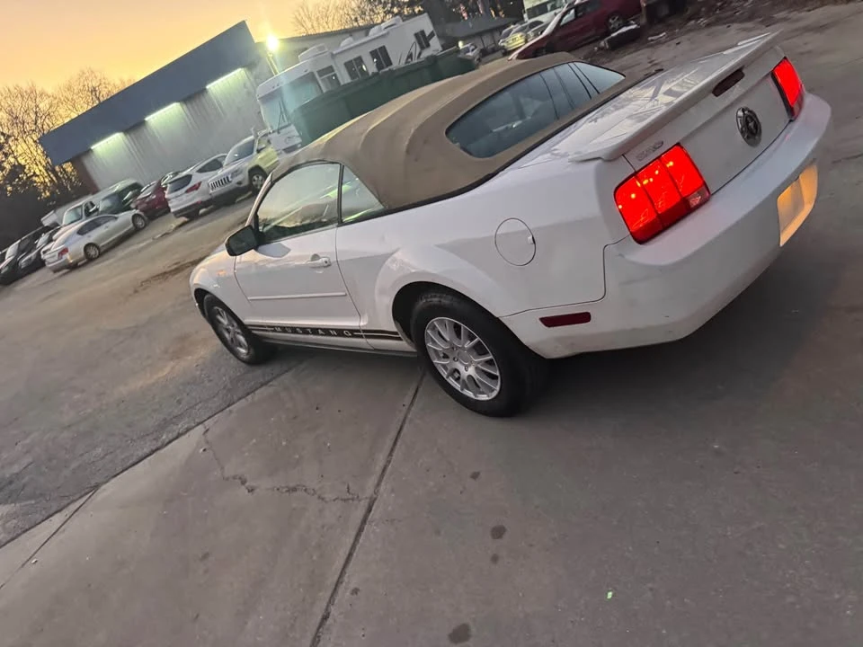 2007 Ford S197 Mustang - Image 9 of 10