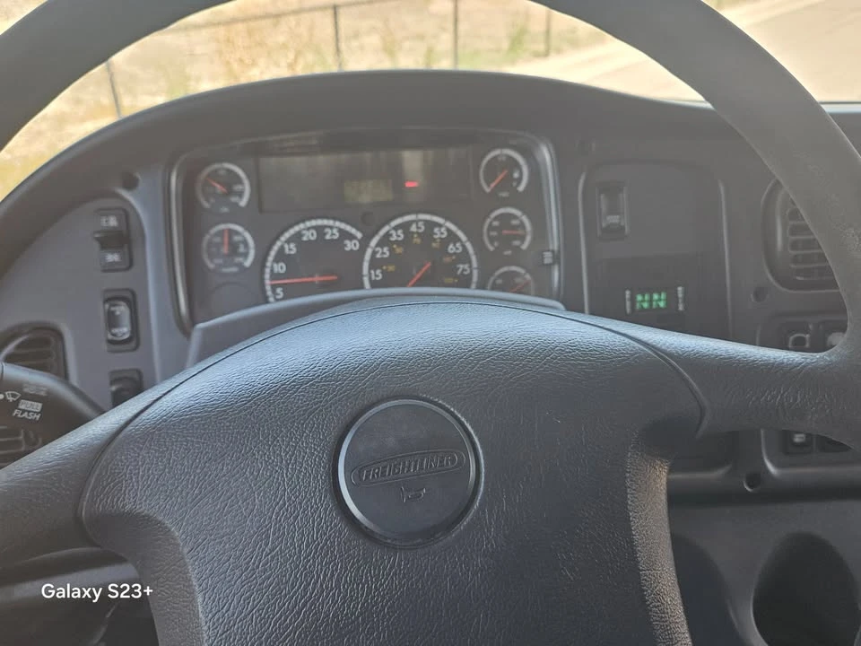 2007 Freightliner - Image 7 of 20