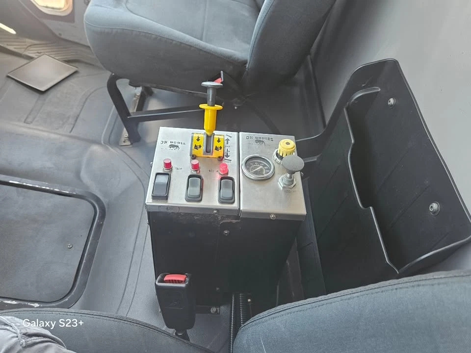 2007 Freightliner - Image 10 of 20