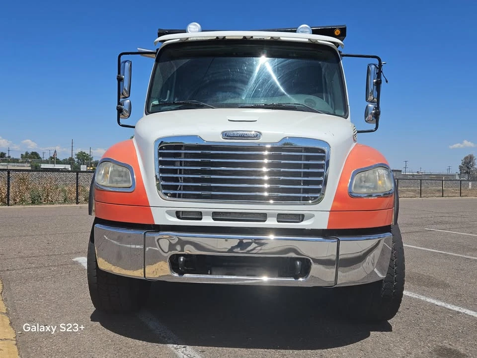 2007 Freightliner - Image 2 of 20
