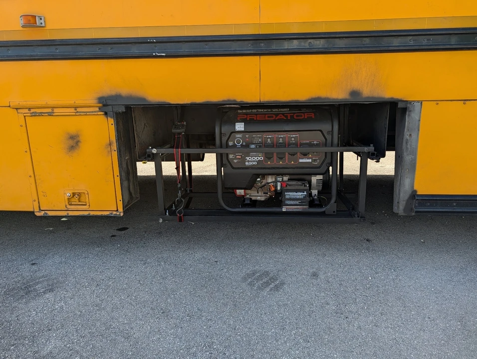 2007 Freightliner - Image 10 of 17